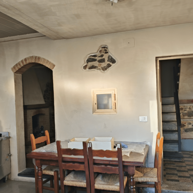 L’appartamento pulito e imbiancato dopo la bonifica post incendio